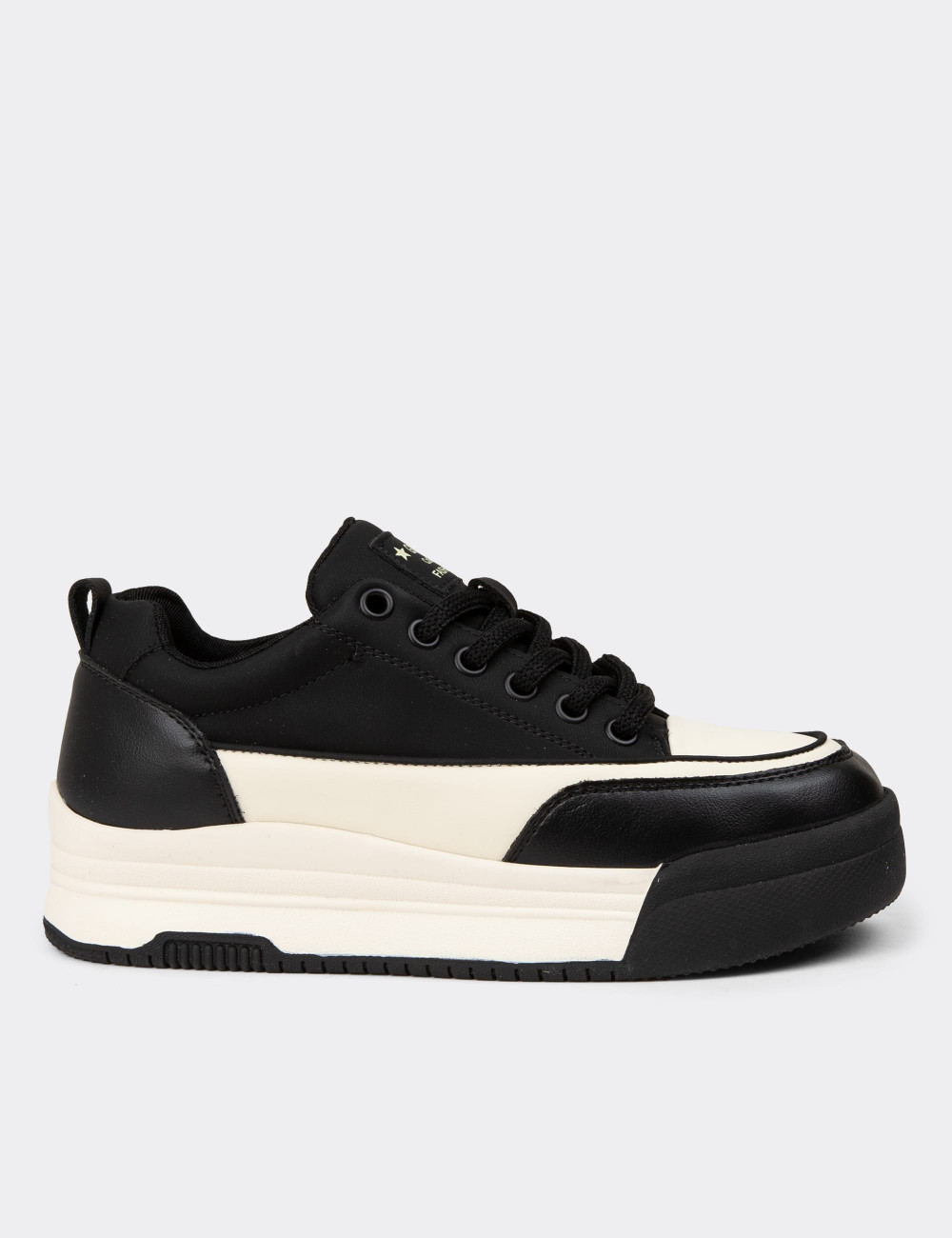 Kadın Siyah Sneaker Ayakkabı - 25301ZSYHC01