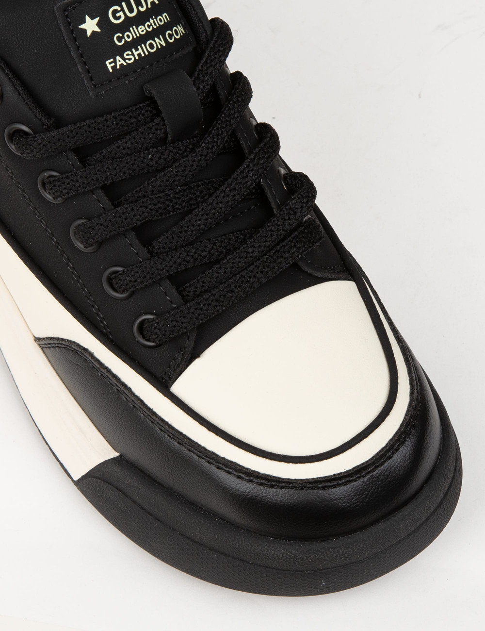 Kadın Siyah Sneaker Ayakkabı - 25301ZSYHC01