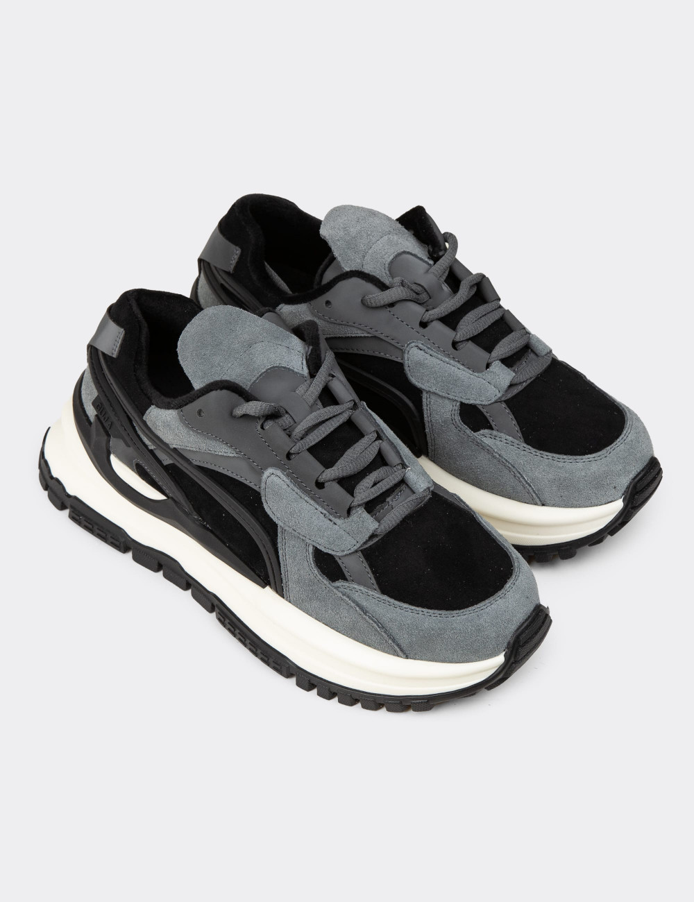 Kadın Hakiki Süet Siyah Sneaker Ayakkabı - 25331ZSYHC01
