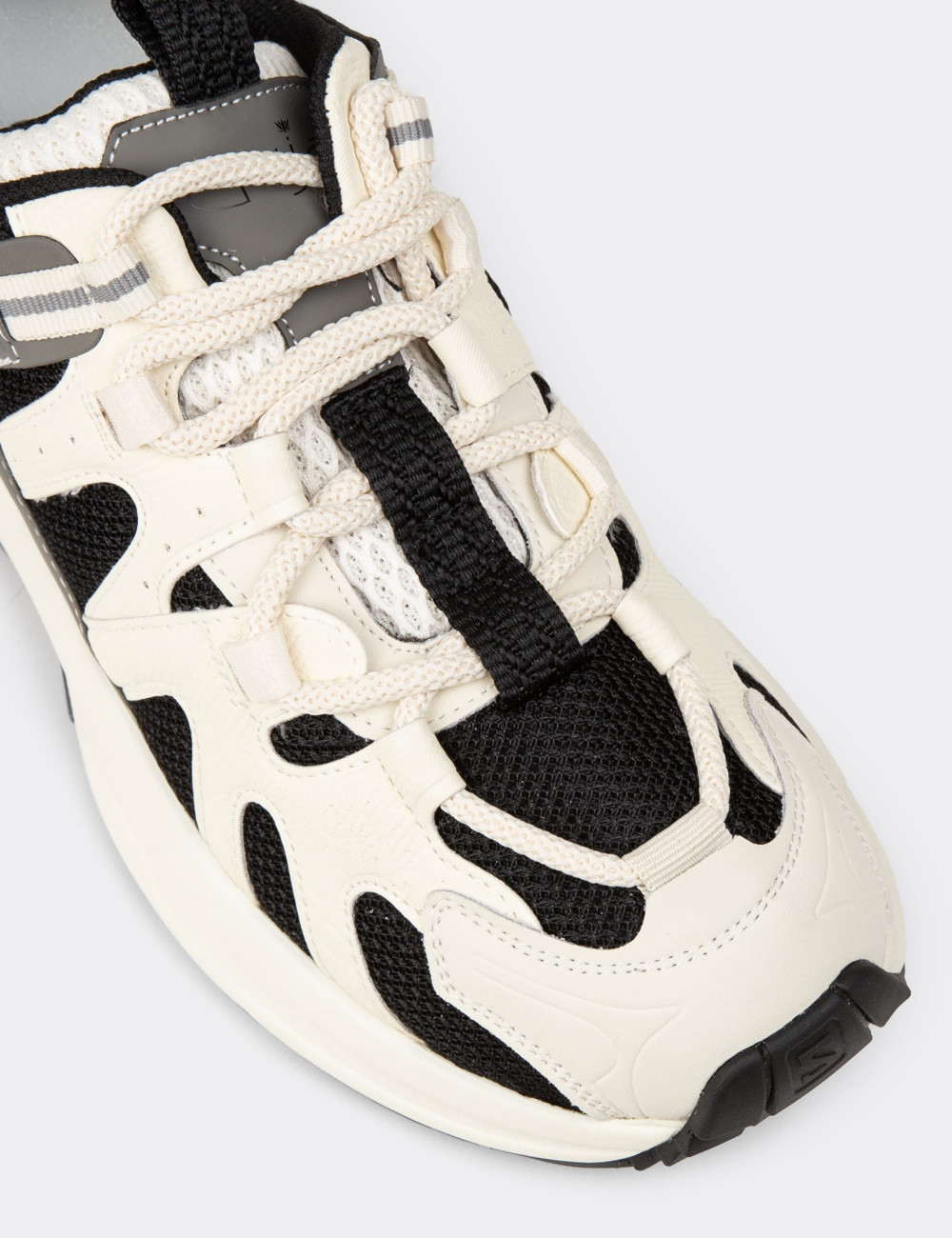 Kadın Siyah Sneaker Ayakkabı - 25317ZSYHC01