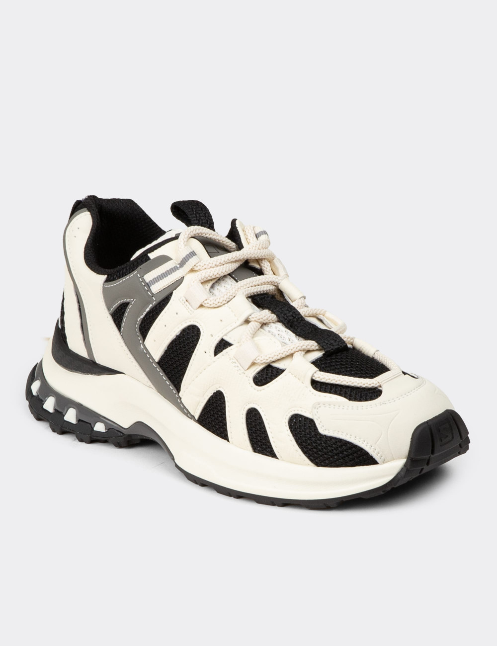 Kadın Siyah Sneaker Ayakkabı - 25317ZSYHC01
