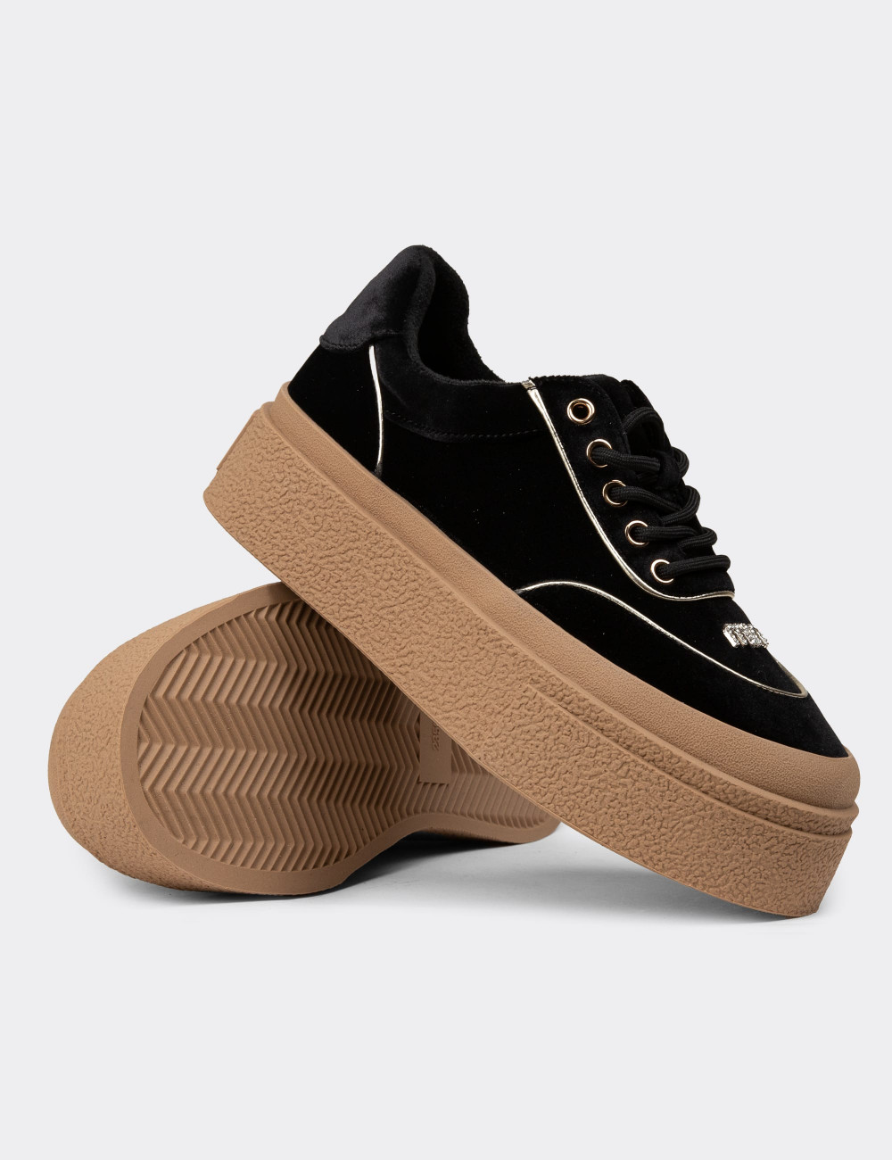 Kadın Siyah Sneaker Ayakkabı - 25330ZSYHC01