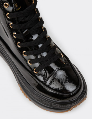 Kadın Rugan Siyah High Top Sneaker - 25336ZSYHC01