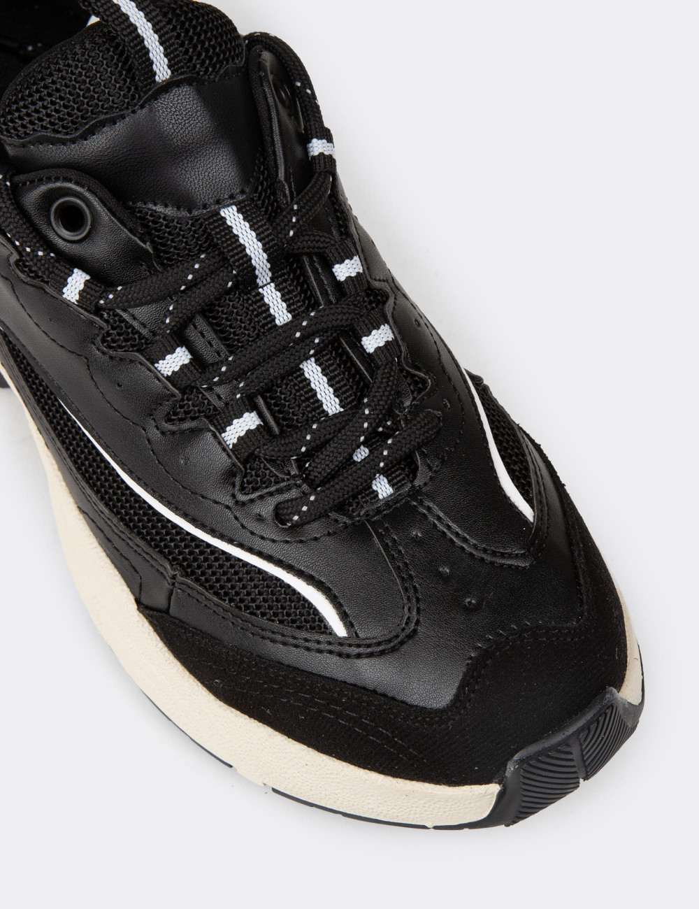 Kadın Siyah Sneaker Ayakkabı - 34120ZSYHC01