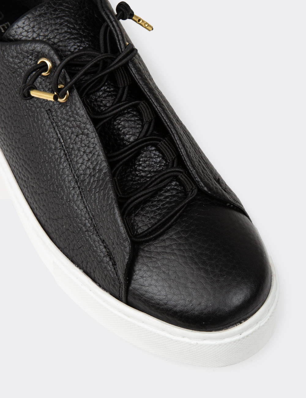 Kadın Siyah Hakiki Deri Sneaker Ayakkabı - R2401ZSYHC01