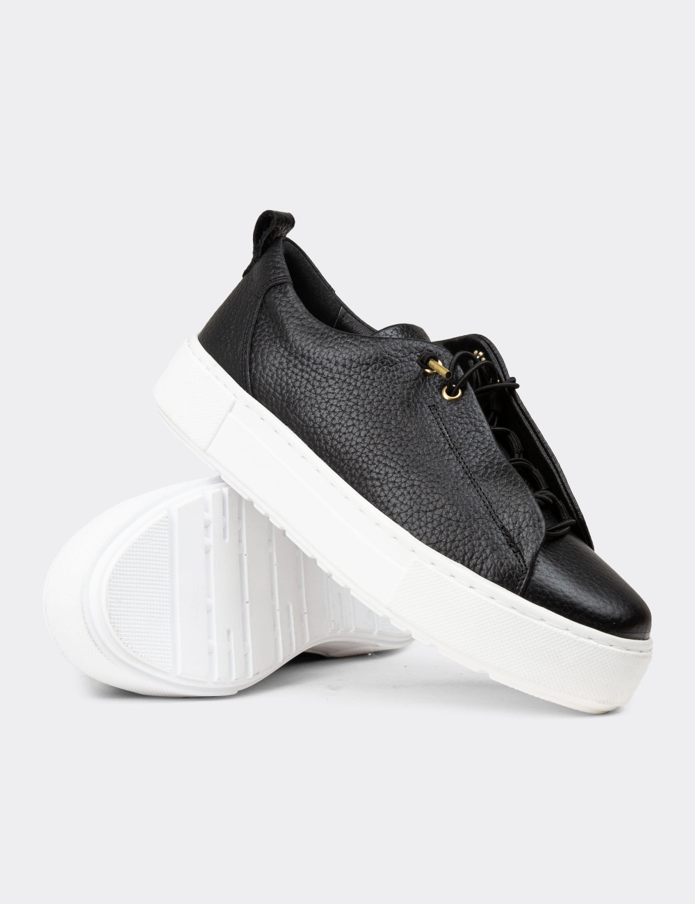 Kadın Siyah Hakiki Deri Sneaker Ayakkabı - R2401ZSYHC01