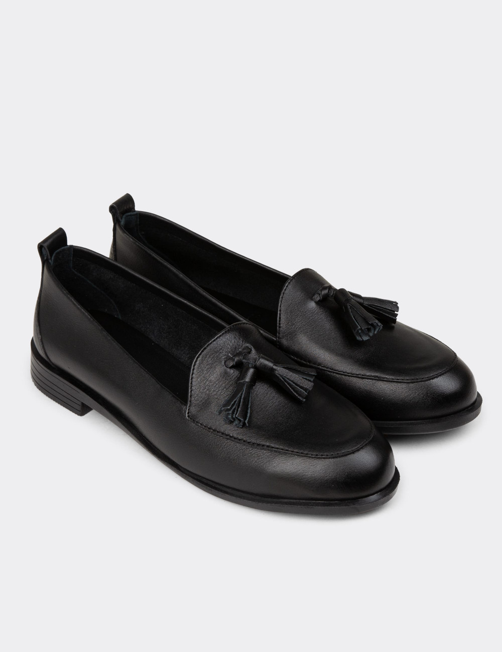 Kadın Siyah Hakiki Deri Püsküllü Loafer - R2504ZSYHC01