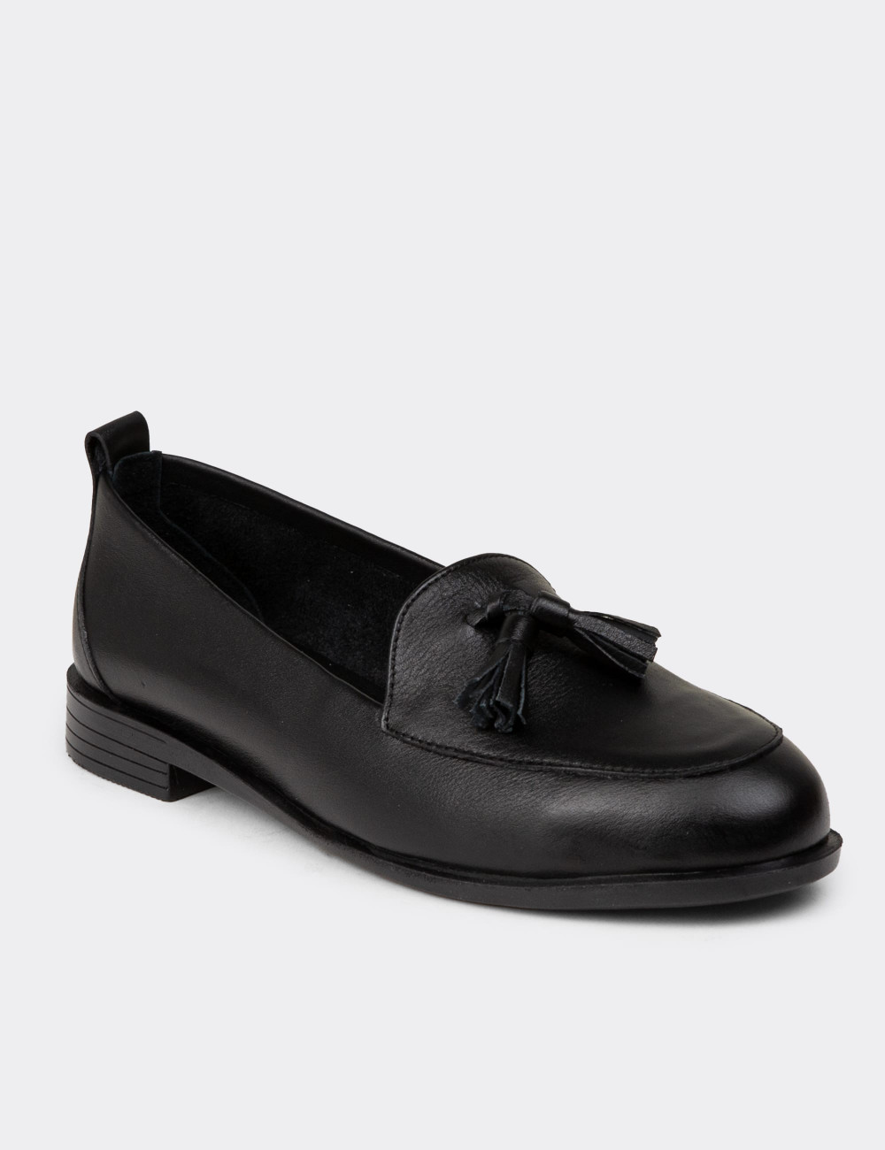 Kadın Siyah Hakiki Deri Püsküllü Loafer - R2504ZSYHC01