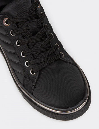 Kadın Siyah Sneaker Ayakkabı - K2200ZSYHC01