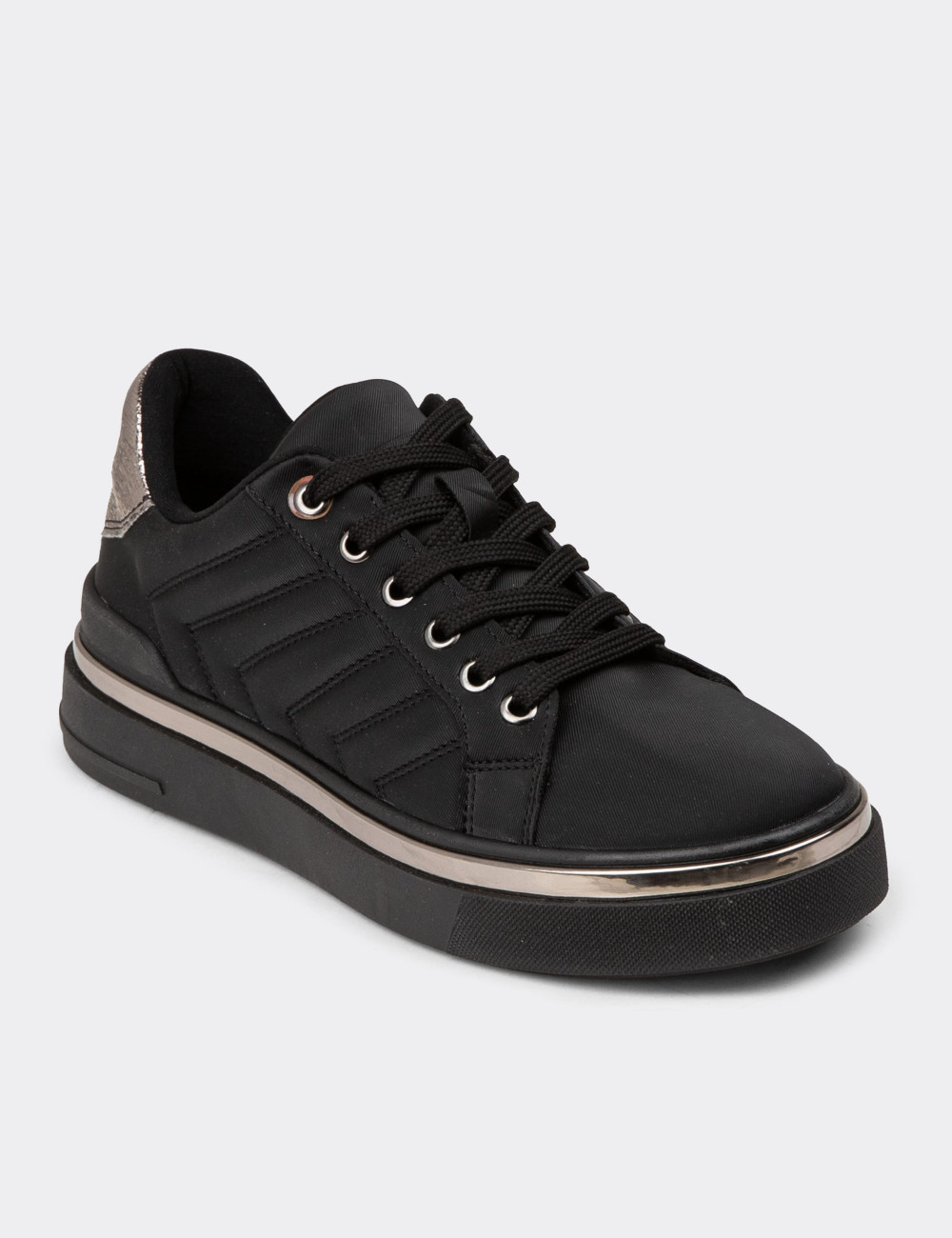 Kadın Siyah Sneaker Ayakkabı - K2200ZSYHC01