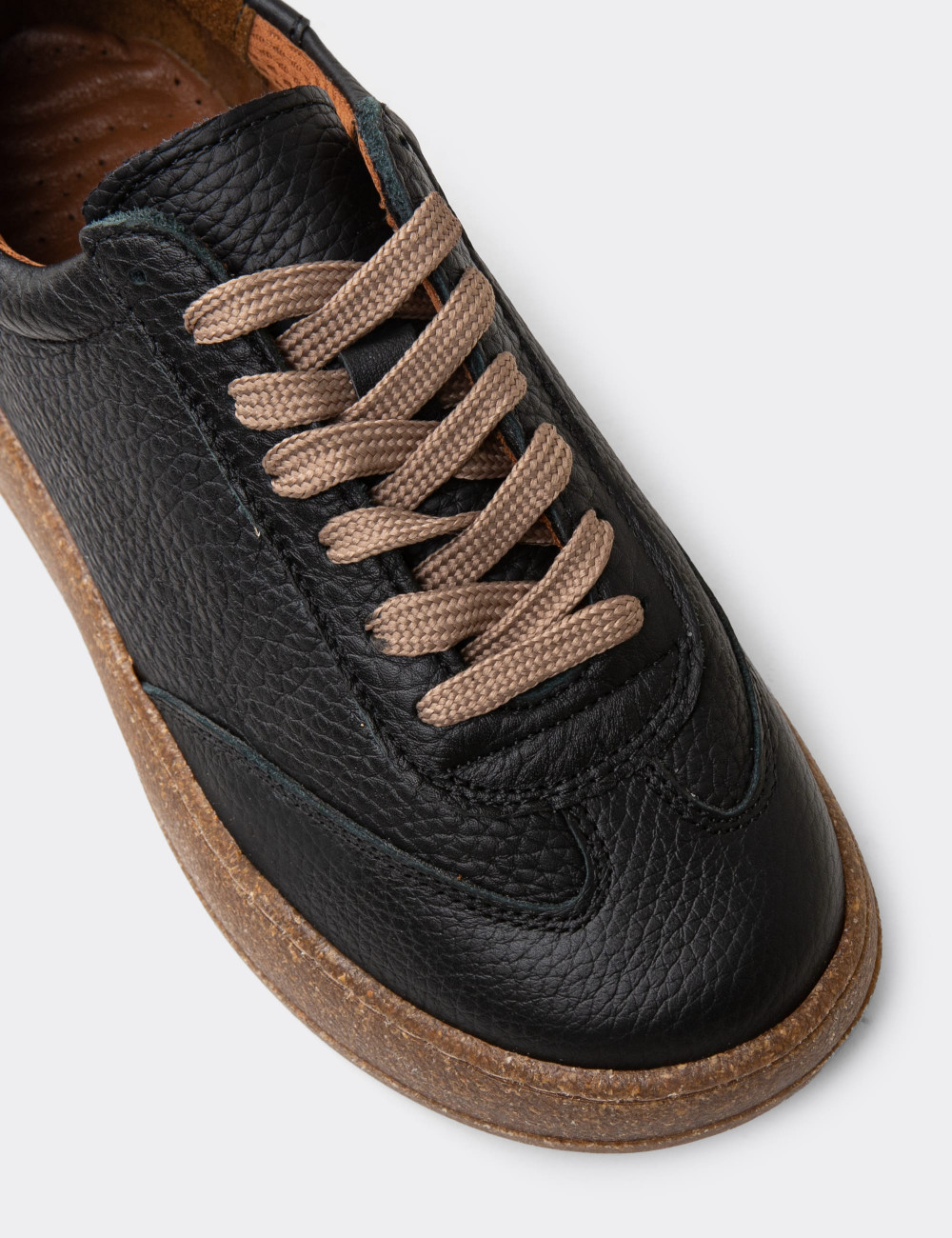 Kadın Hakiki Deri Siyah Sneaker Ayakkabı - SE620ZSYHC01