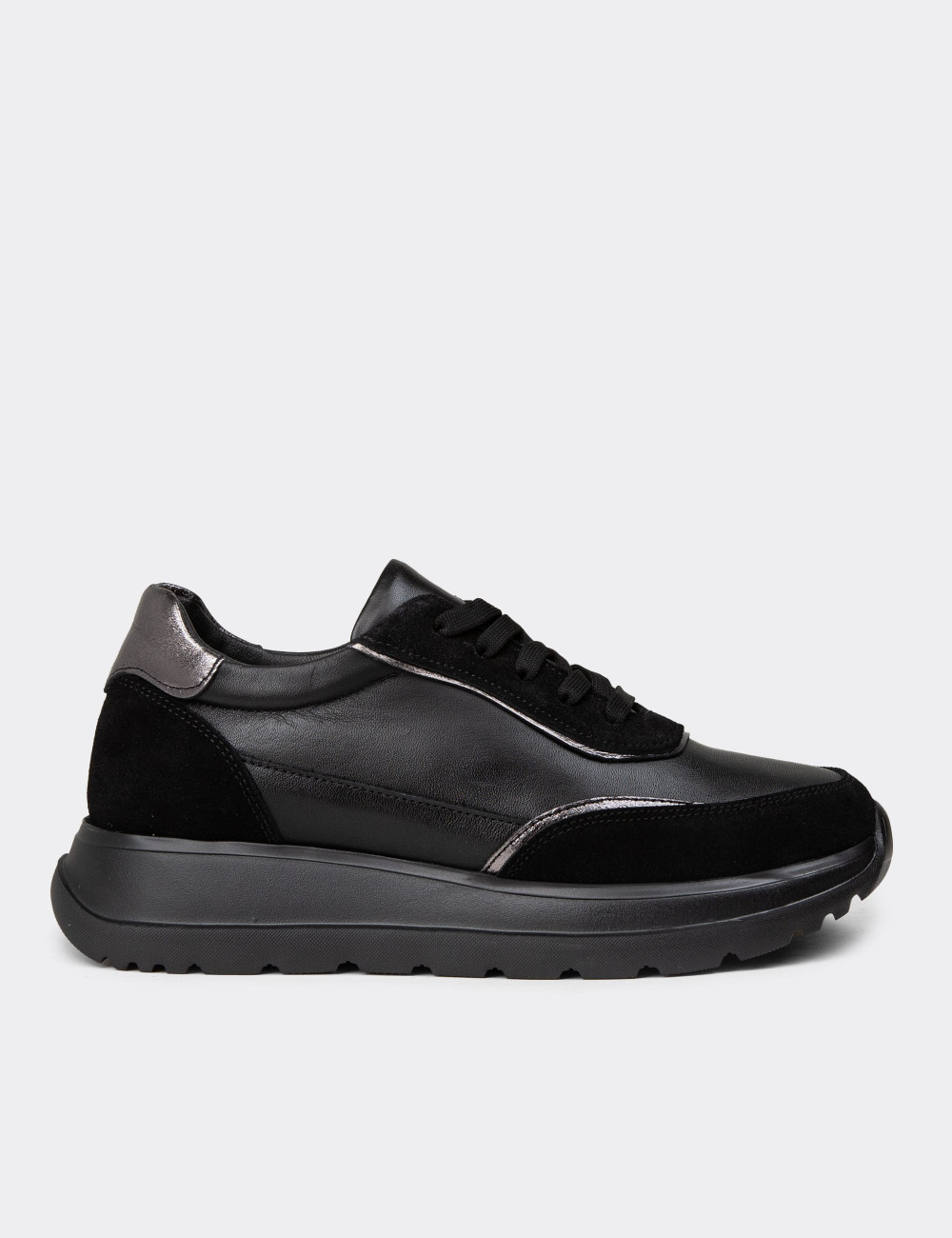 Kadın Hakiki Deri Siyah Sneaker Ayakkabı - M0509ZSYHE01