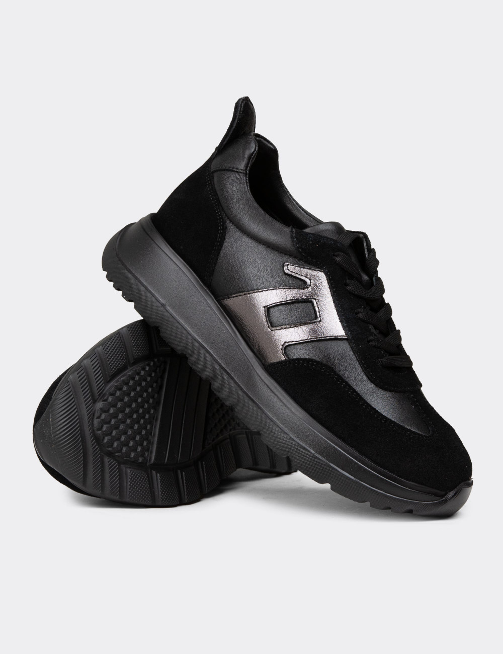 Kadın Siyah Hakiki Deri Sneaker Ayakkabı - M0510ZSYHE01
