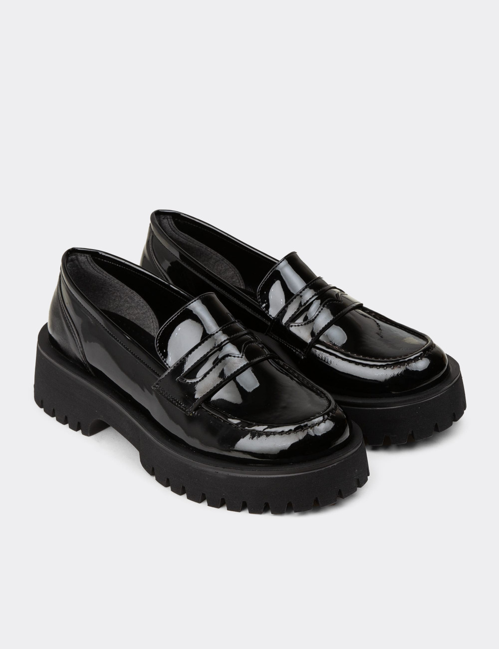 Kadın Siyah Rugan Loafer Ayakkabı - KP004ZSYHE03