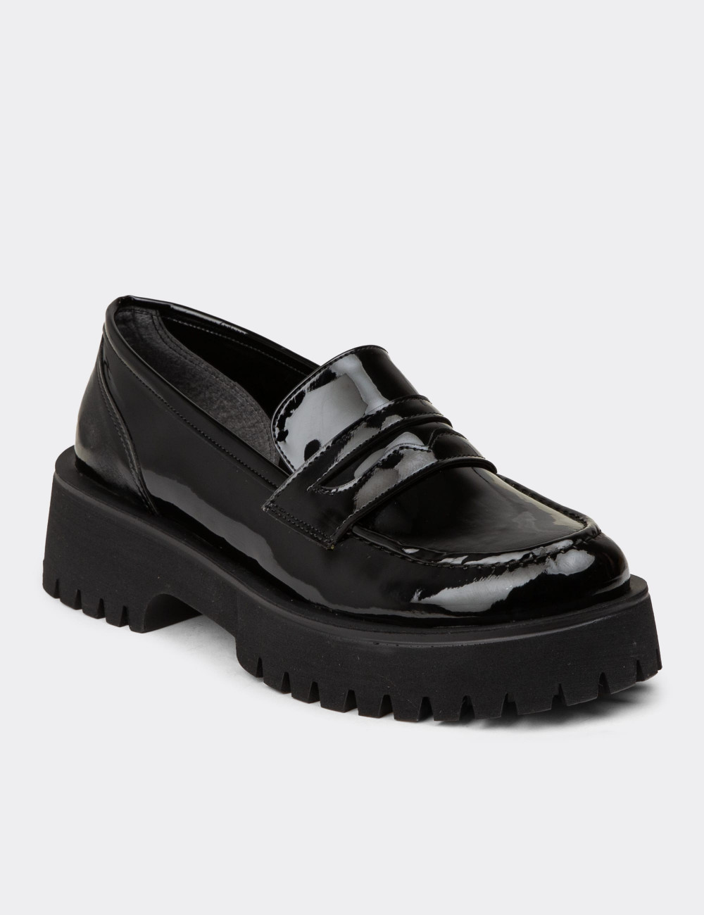 Kadın Siyah Rugan Loafer Ayakkabı - KP004ZSYHE03