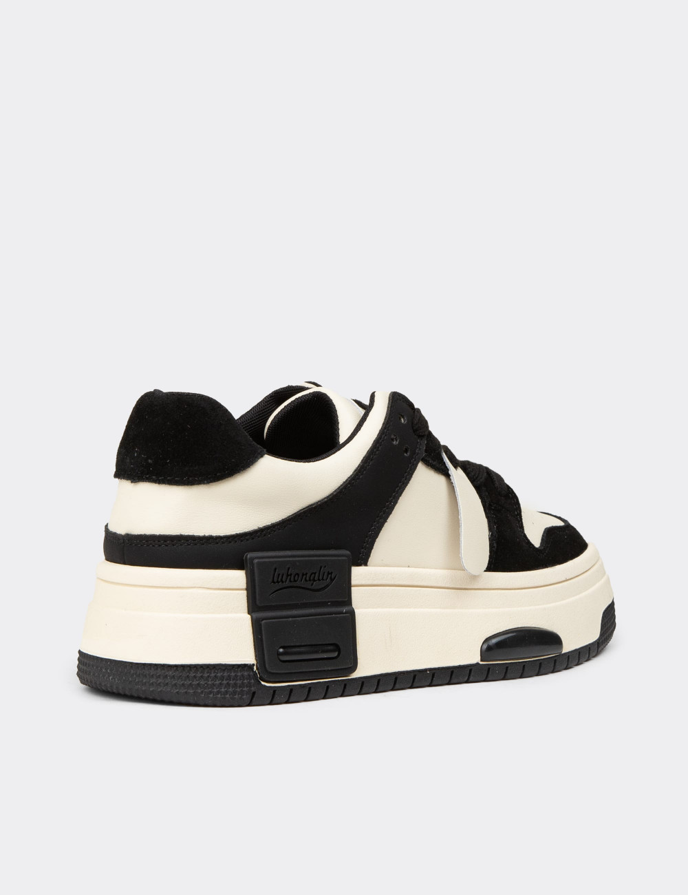 Kadın Siyah Sneaker Ayakkabı - 25358ZSYHC01