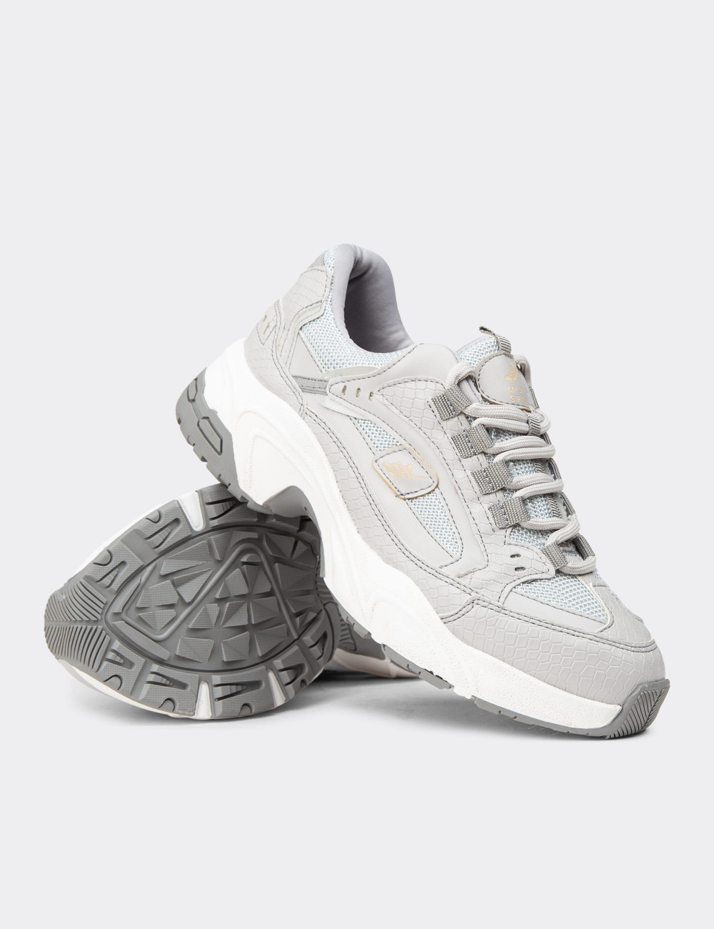 Kadın Gri Sneaker Ayakkabı - 34142ZGRIC01