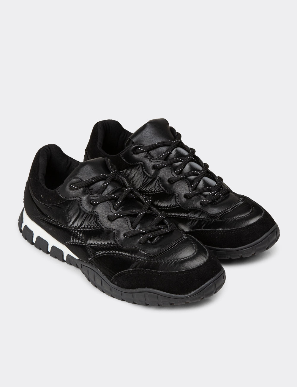 Kadın Siyah Sneaker Ayakkabı - 55157ZSYHC01