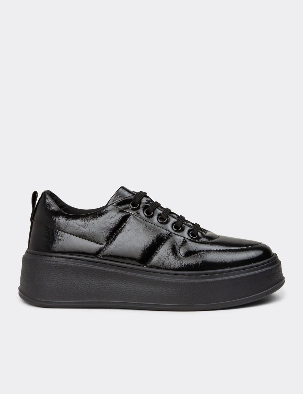 Kadın Vintage Rugan Siyah Sneaker Ayakkabı - CE483ZSYHC01