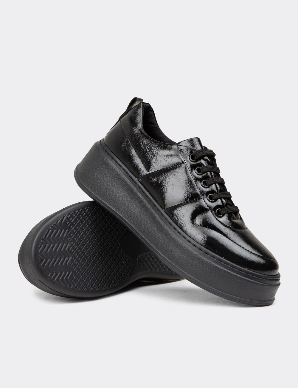 Kadın Vintage Rugan Siyah Sneaker Ayakkabı - CE483ZSYHC01