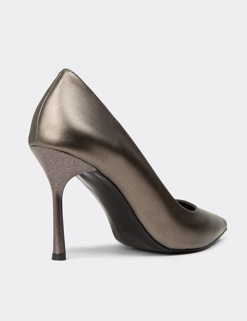 Kadın Platin Renkli Stiletto Topuklu Ayakkabı - P4539ZPLTM01