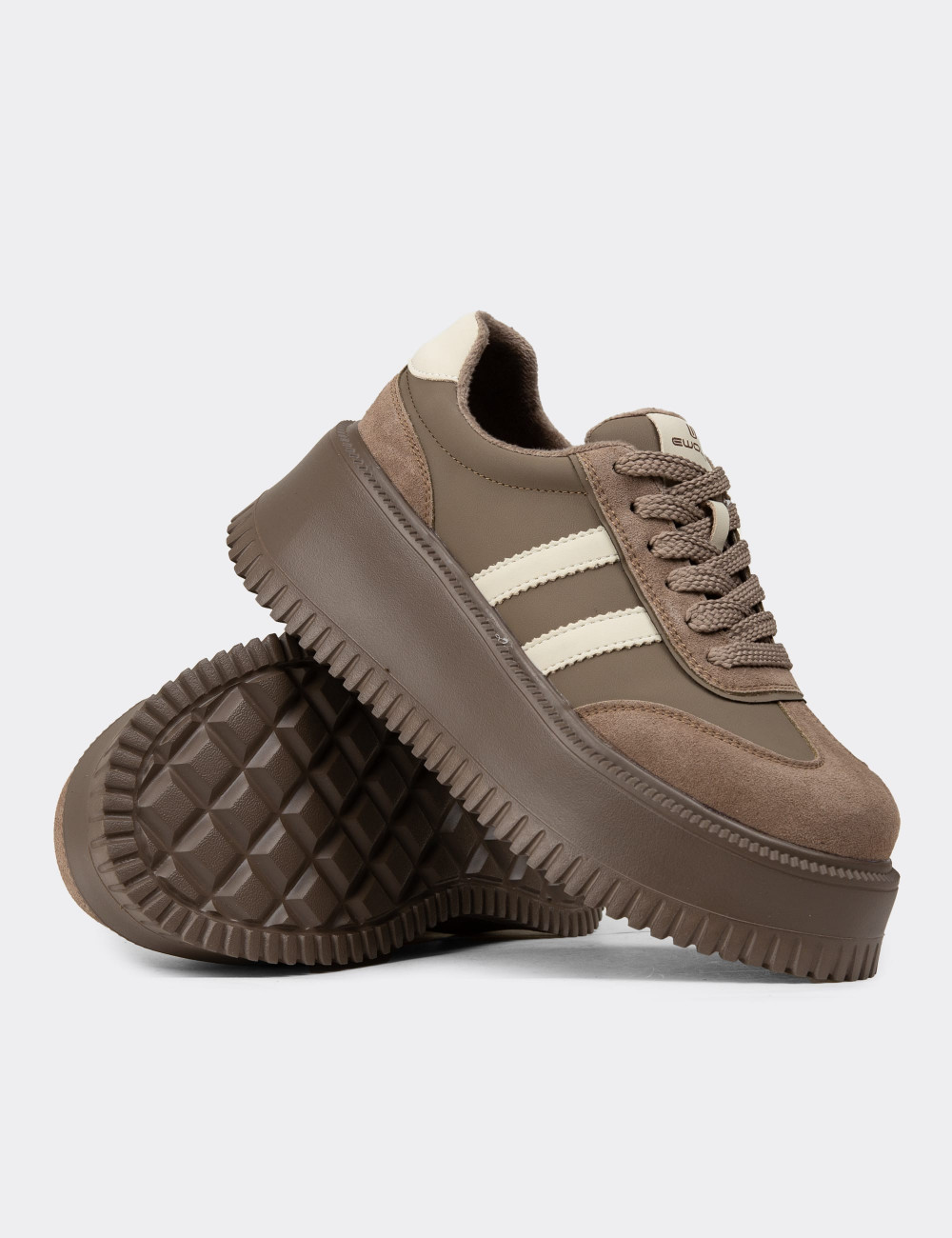 Kadın Vizon Renkli Hakiki Süet Platform Sneaker - E8031ZVZNC01