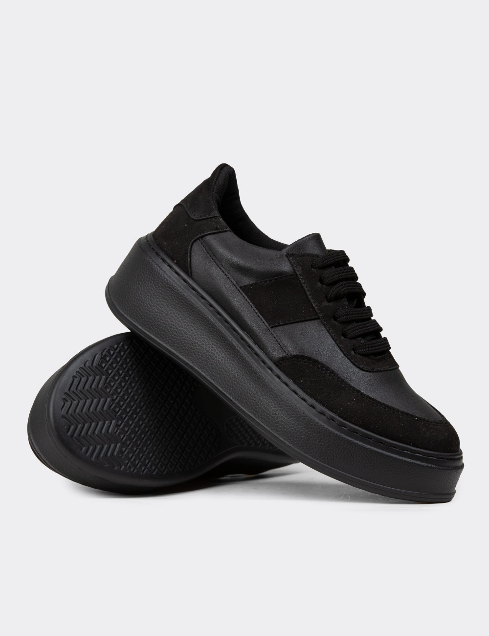 Kadın Siyah Sneaker Ayakkabı - CE488ZSYHC01