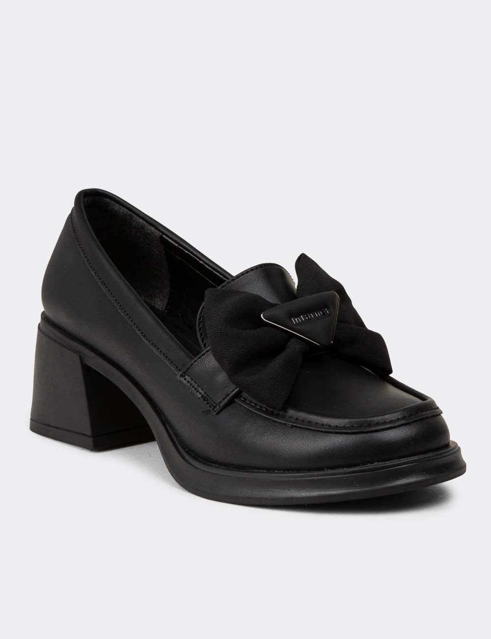 Kadın Siyah Fiyonk Detaylı Loafer Ayakkabı - K1465ZSYHC01