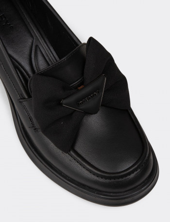 Kadın Siyah Fiyonk Detaylı Loafer Ayakkabı - K1465ZSYHC01