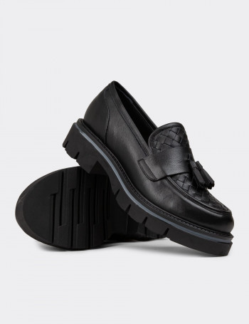 Kadın Hakiki Deri Siyah Püsküllü Loafer - F2267ZSYHE01