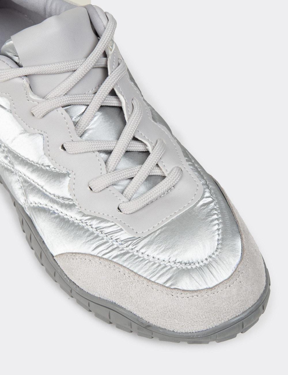 Kadın Gümüş Renk Sneaker Ayakkabı - 55157ZGMSC01