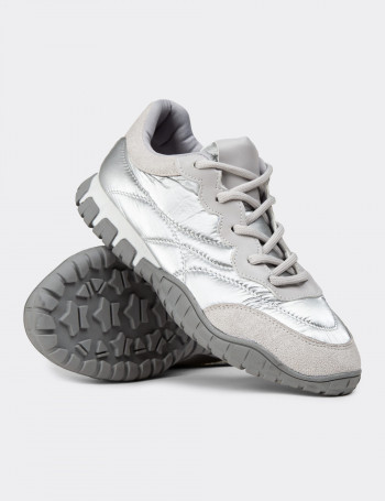 Kadın Gümüş Renk Sneaker Ayakkabı - 55157ZGMSC01