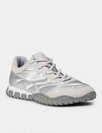 Kadın Gümüş Renk Sneaker Ayakkabı