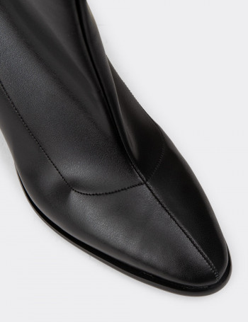 Kadın Siyah Fermuarlı Topuklu Bot - H1503ZSYHC01