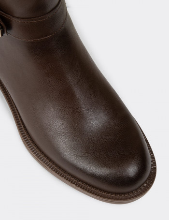 Kadın Kahverengi Toka Aksesuarlı Bot - K8020ZKHVC01