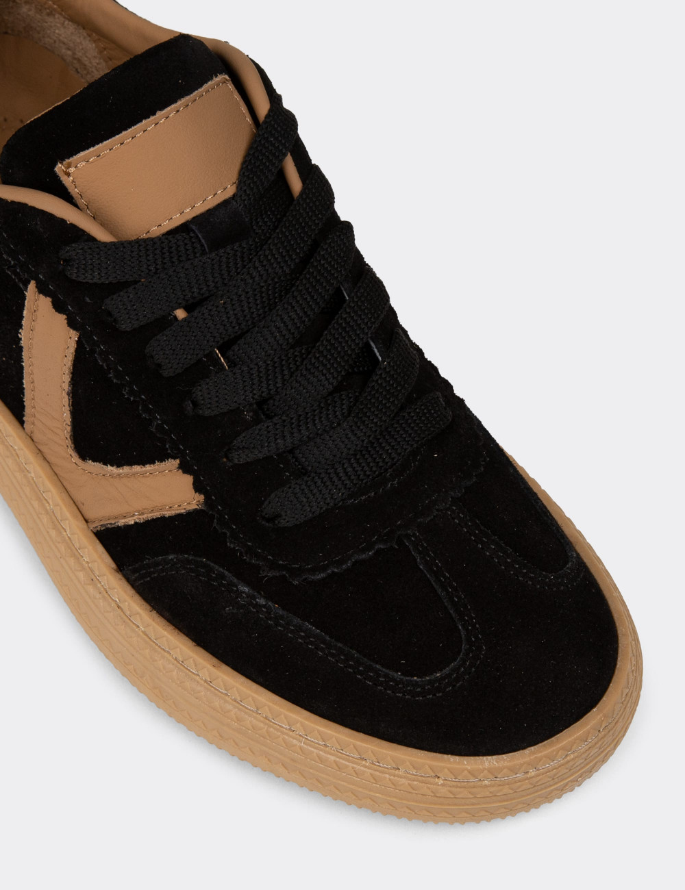 Kadın Hakiki Süet Siyah Sneaker Ayakkabı - N0170ZSYHC01