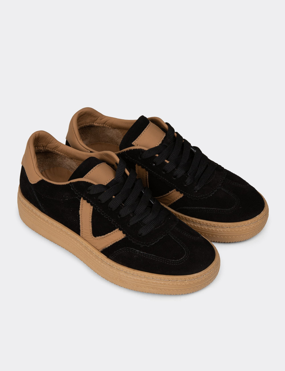 Kadın Hakiki Süet Siyah Sneaker Ayakkabı - N0170ZSYHC01