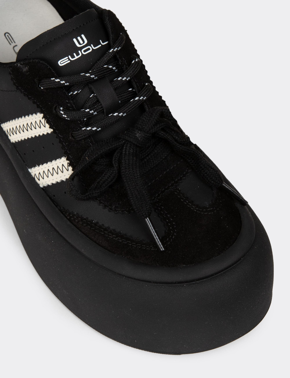 Kadın Siyah Sneaker Ayakkabı - E8004ZSYHC01