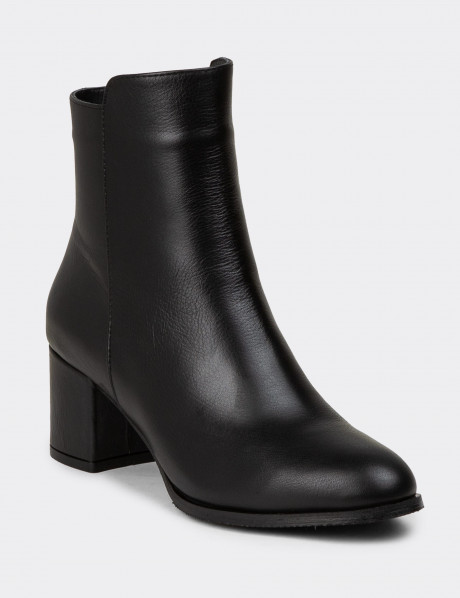 Kadın Hakiki Deri Siyah Fermuarlı Bot