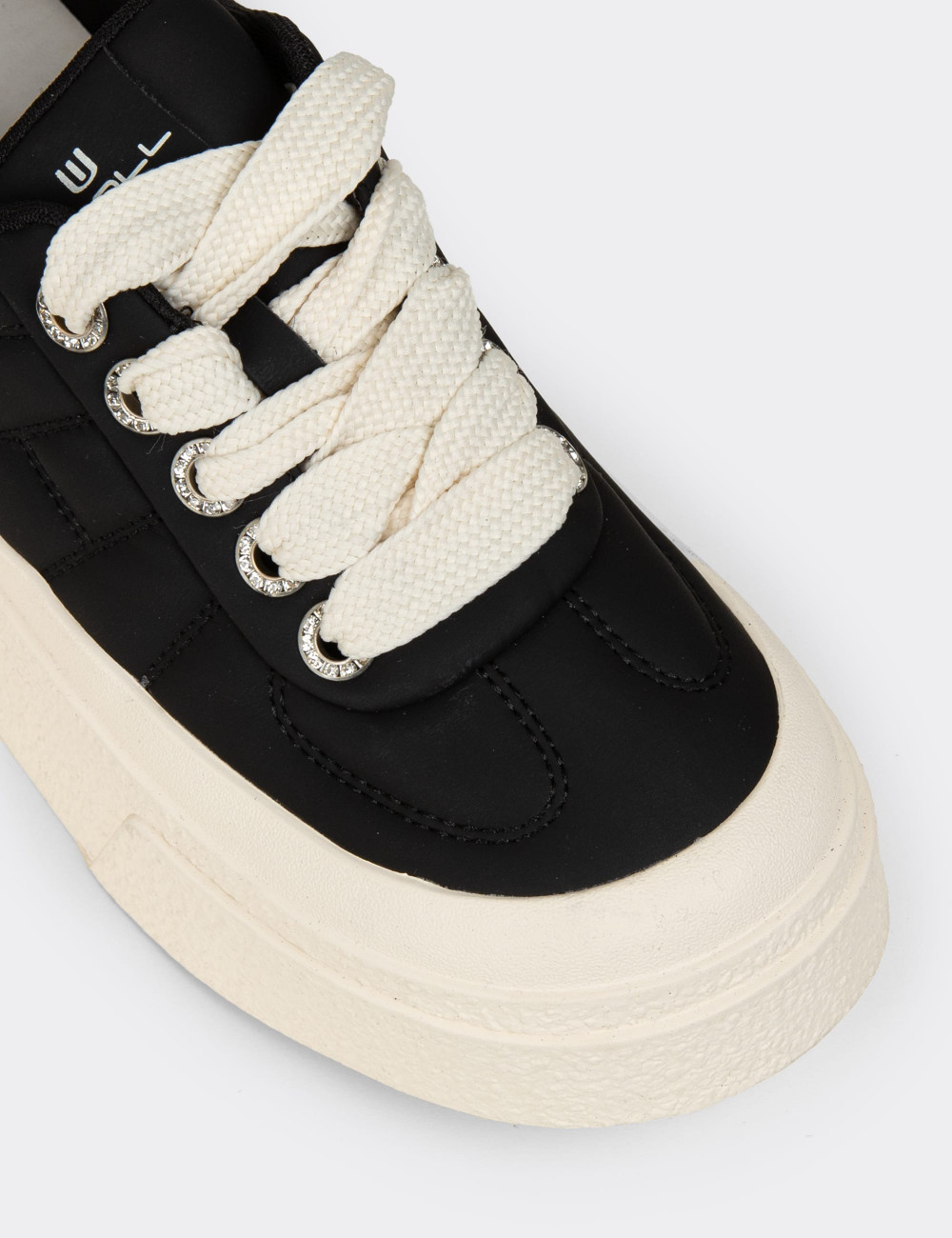Kadın Siyah Sneaker Ayakkabı - E8020ZSYHC01
