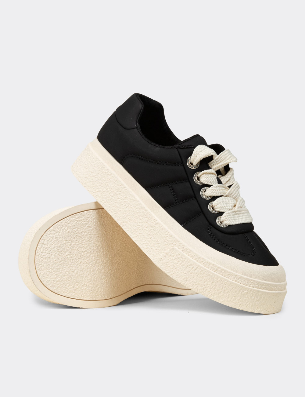 Kadın Siyah Sneaker Ayakkabı - E8020ZSYHC01