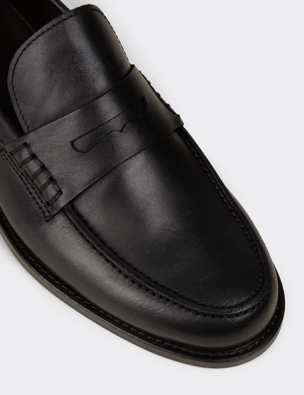Hakiki Deri Siyah Loafer Erkek Ayakkabı - 01538MSYHM02