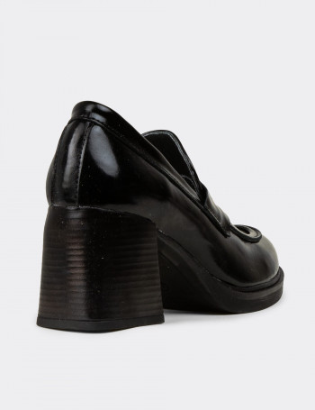 Kadın Rugan Siyah Topuklu Makosen - M3176ZSYHC01