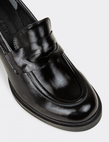 Kadın Rugan Siyah Topuklu Makosen - M3176ZSYHC01