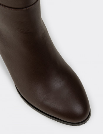 Kadın Kahverengi Hakiki Deri Fermuarlı Çizme