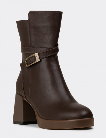 Kadın Hakiki Deri Kahverengi Fermuarlı Bot