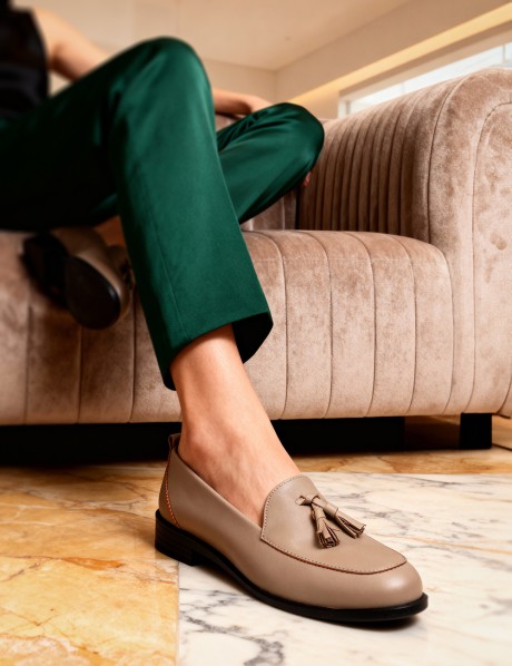 Kadın Bej Hakiki Deri Püsküllü Loafer