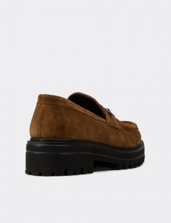 Kadın Hakiki Süet Taba Renkli Toka Detaylı Loafer - 02024ZTBAE01
