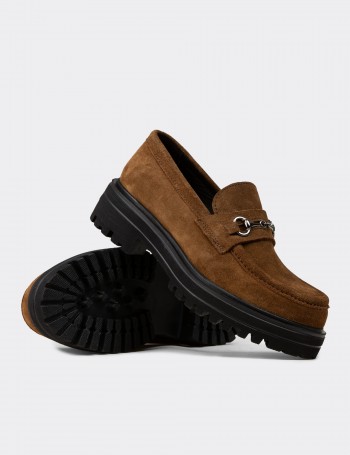 Kadın Hakiki Süet Taba Renkli Toka Detaylı Loafer - 02024ZTBAE01