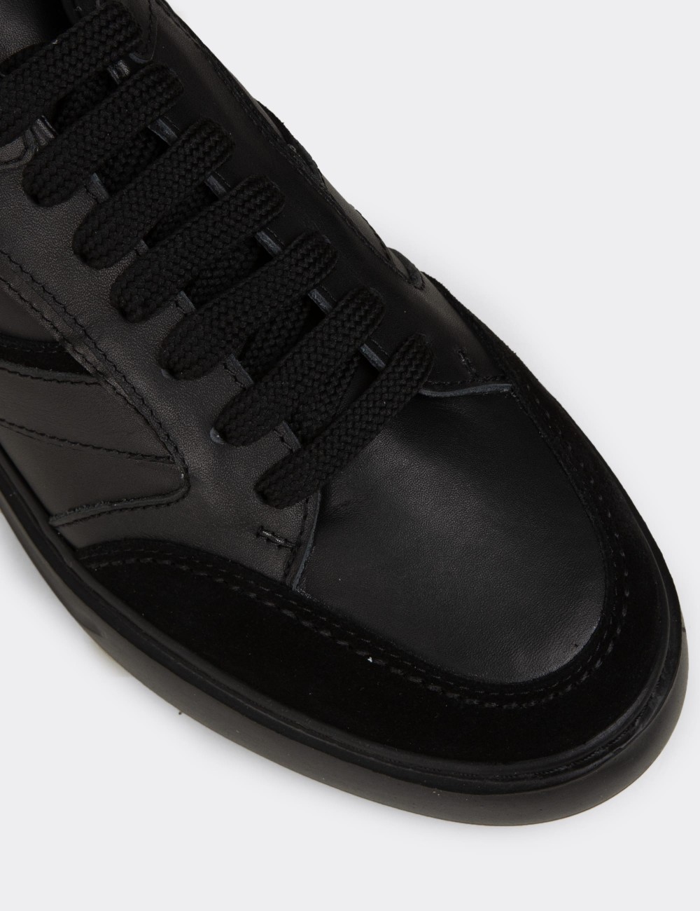 Erkek Hakiki Deri Siyah Sneaker Ayakkabı - 02012MSYHE01